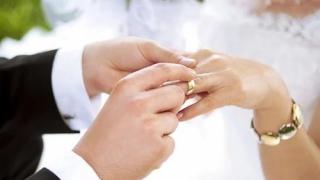 Schöne Termine und die besten Tage für eine Hochzeit können ebenfalls nützlich sein