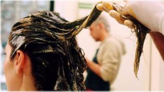 Azione e risultati della stiratura dei capelli alla cheratina brasiliana